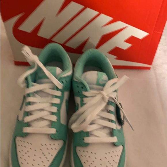 Is a brand new authentic shoes!!! Size 6.5 for woman’s - Picture 5 of 8